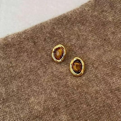Pihla – Elegantit kultaiset nappikorvakorut tiikerinsilmäkivellä